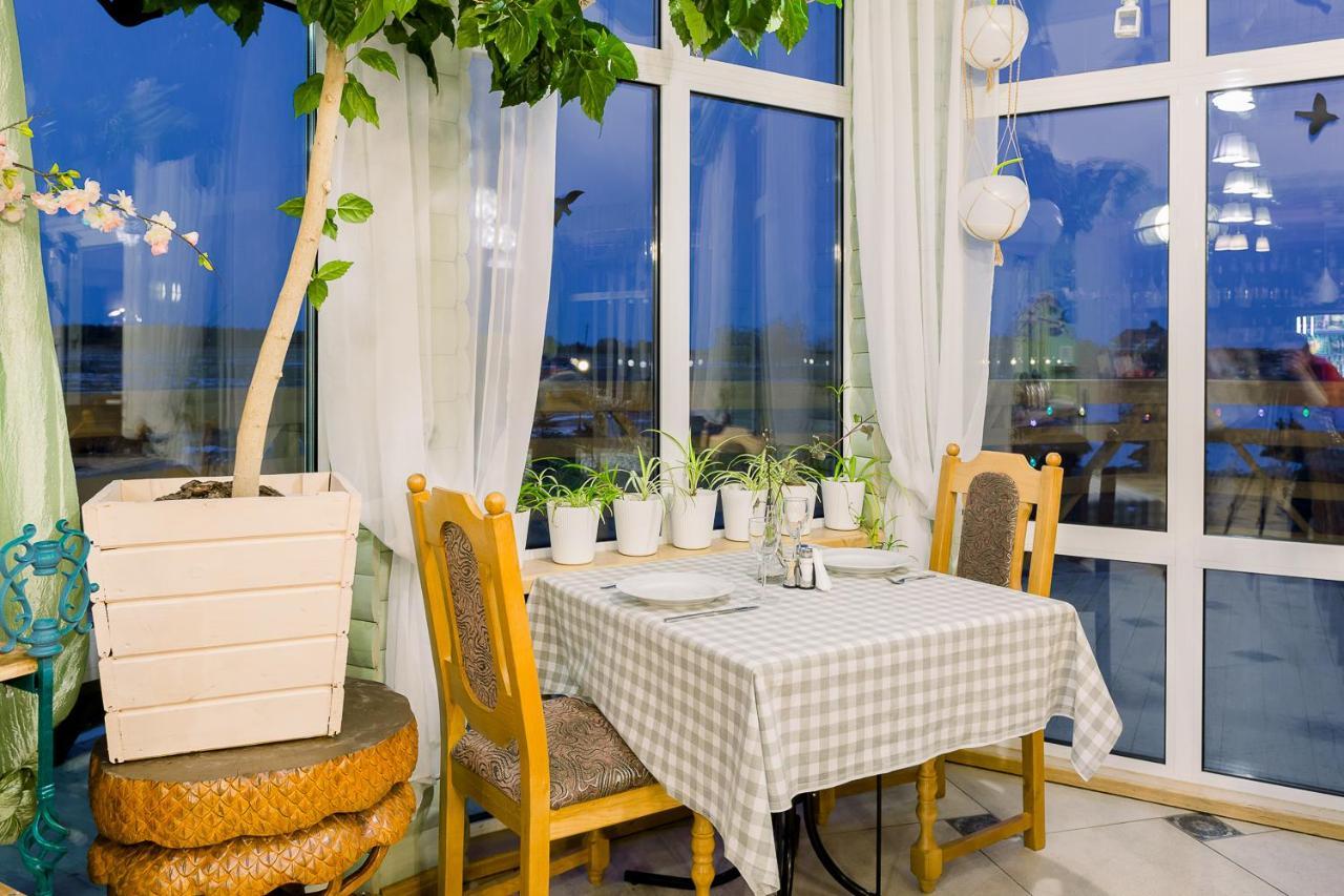Kvetky Yablyni Hotel Sutoki Exterior foto